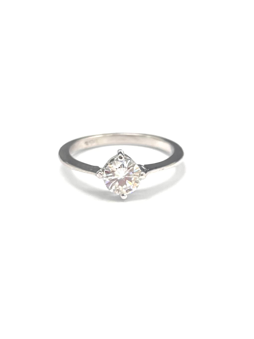 18ct White Gold 0.85cts Diamond Ring