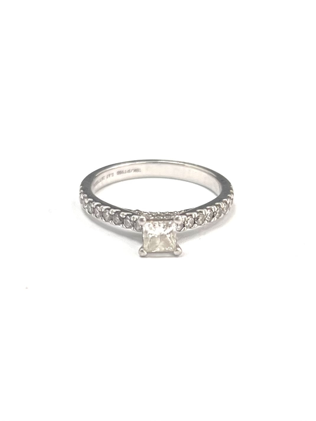 18ct White Gold 0.76cts CERTIFICATED Diamond Ring