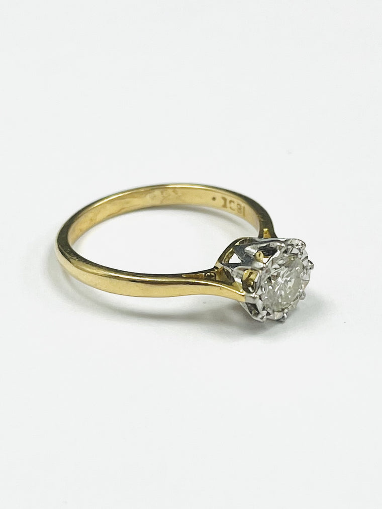 18ct Yellow Gold Illusion set Diamond Ring approx 0.50cts