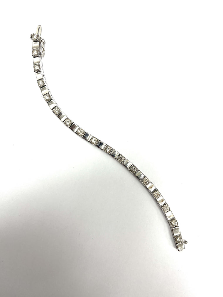 18ct White Gold 2.90cts Diamond Bracelet