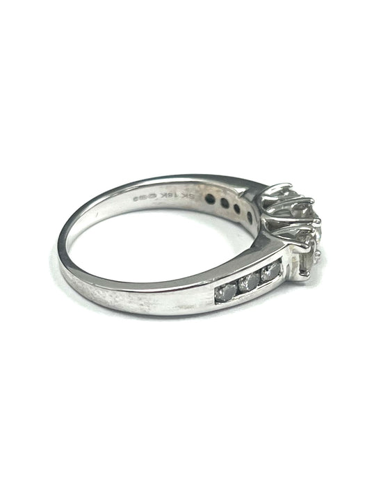 18ct White Gold 1.00cts diamond ring.