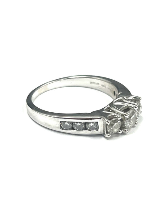 18ct White Gold 1.00cts diamond ring.