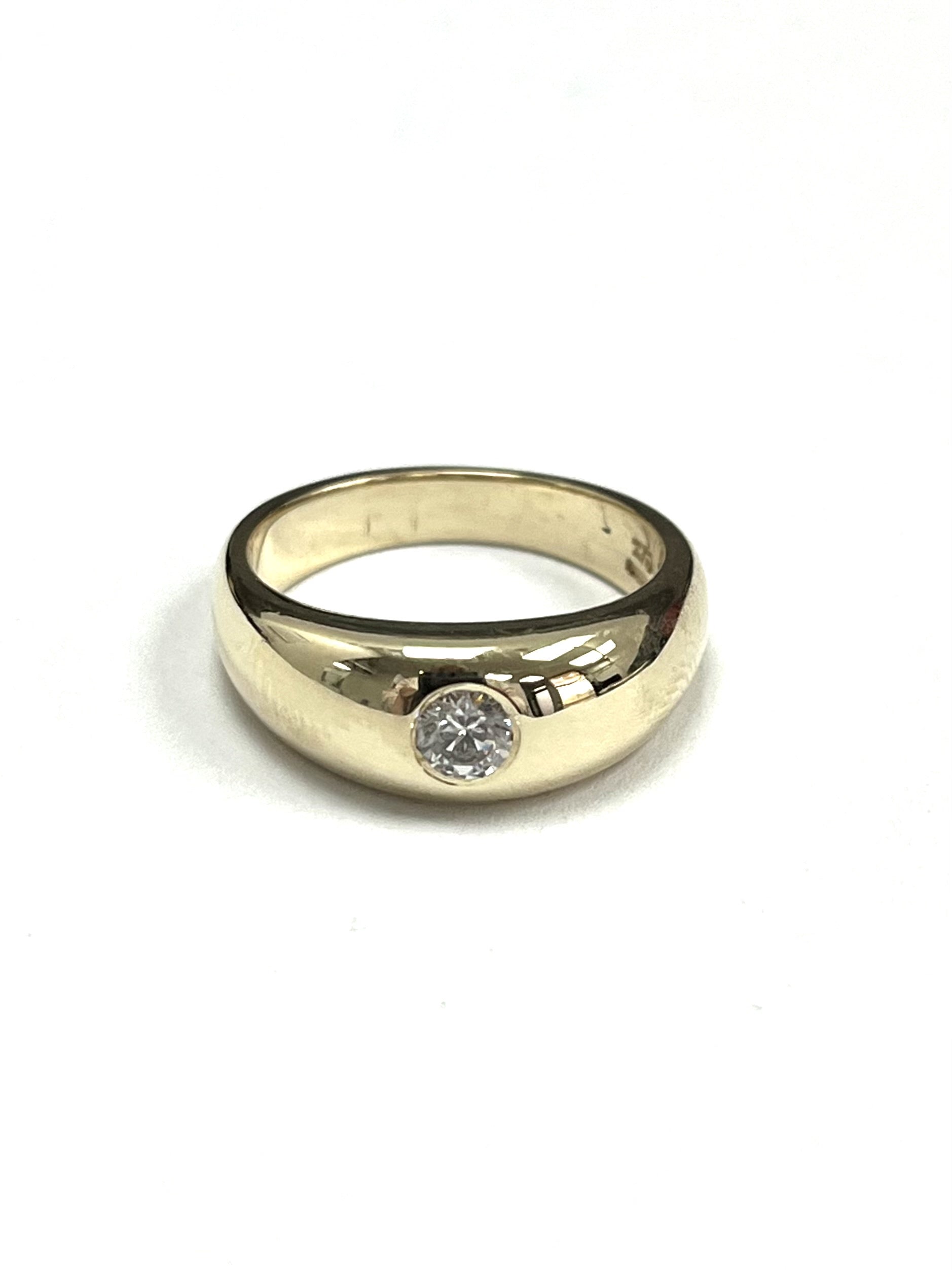 9ct Yellow Gold 0.29cts Diamond Signet Ring