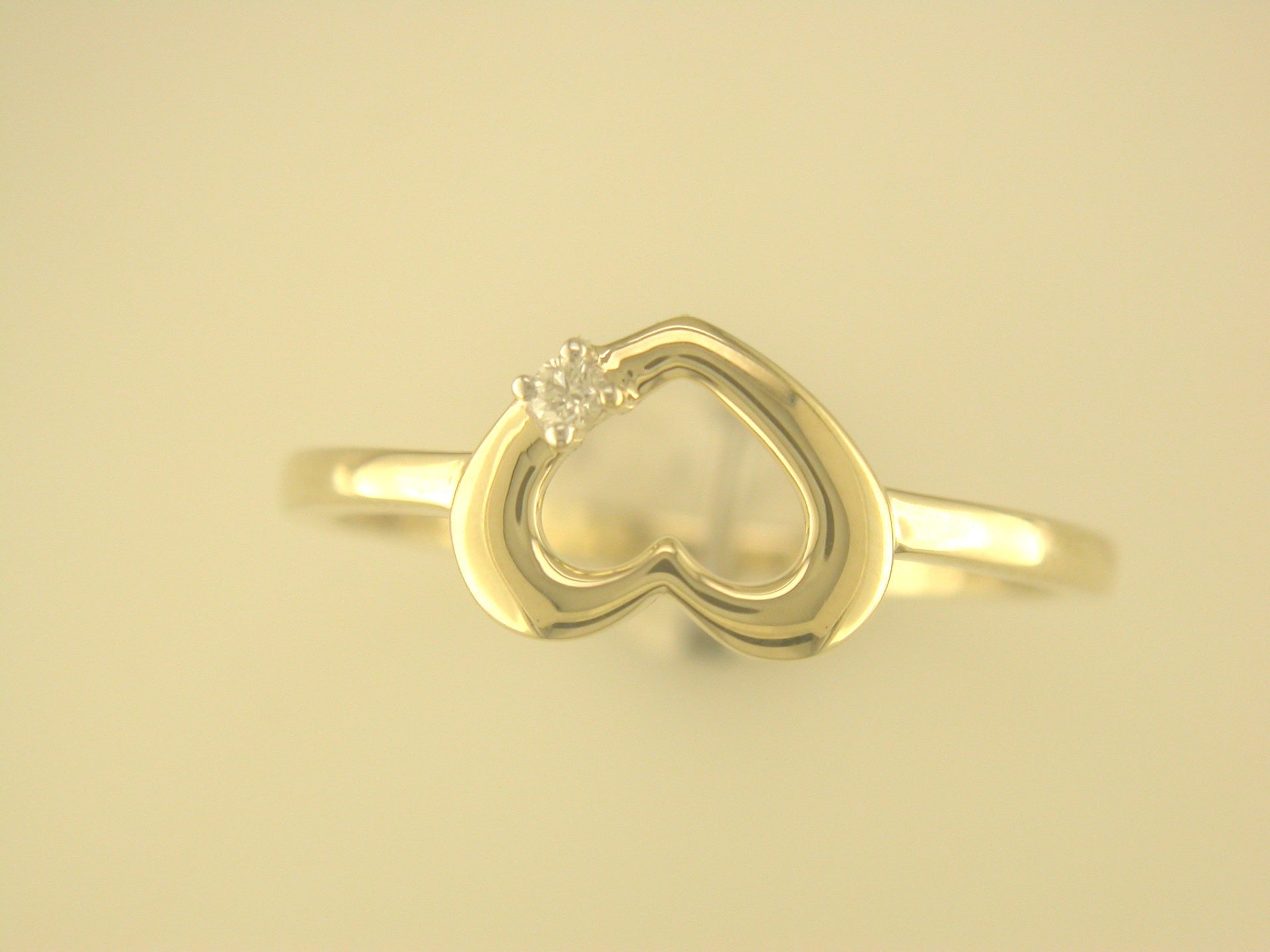 9CT YELLOW GOLD HEART RING 0.02CTS