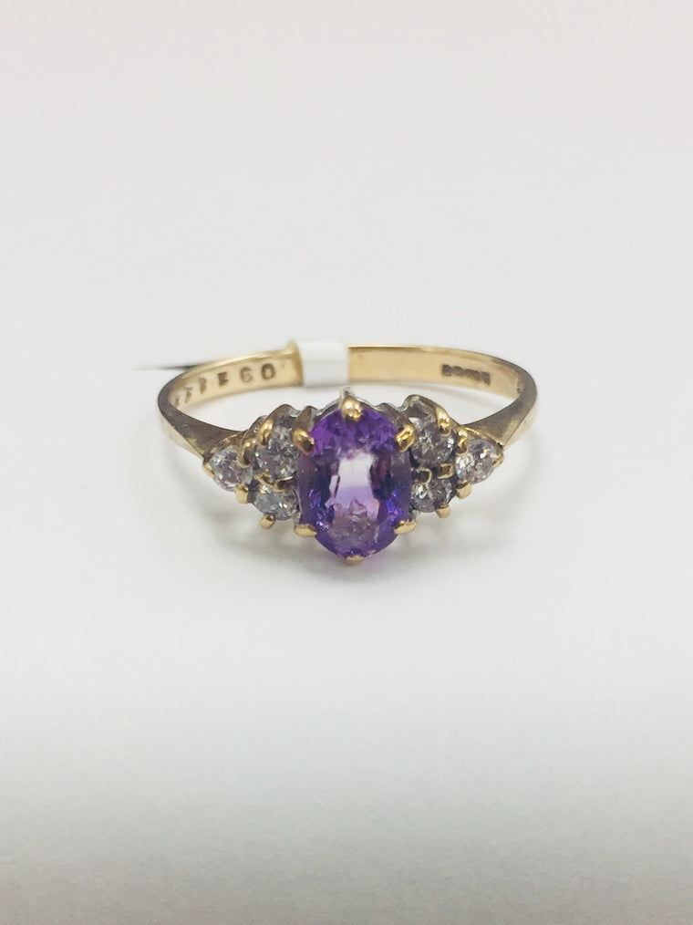 9ct YELLOW GOLD DIAMOND AND AMETHYST RING