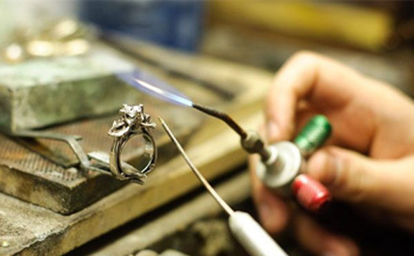 Drop off a Jewellery or Watch Repair