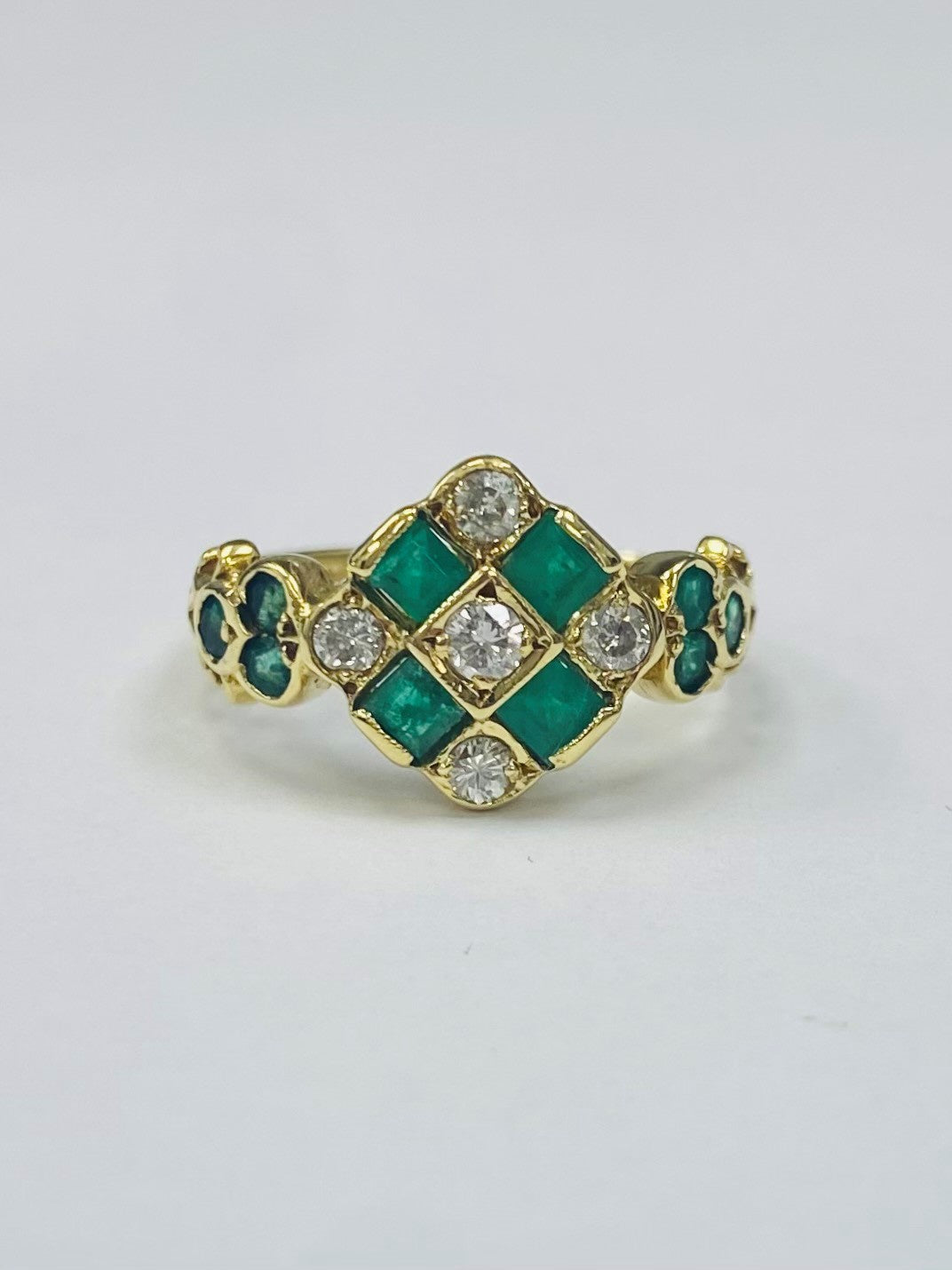 18ct Yellow Gold Diamond and Emerald ClusterRing