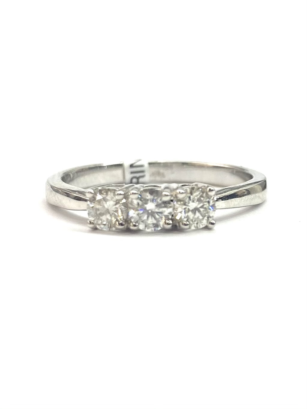 18ct White Gold 3 Sone Diamond Ring 0.52cts XR8206